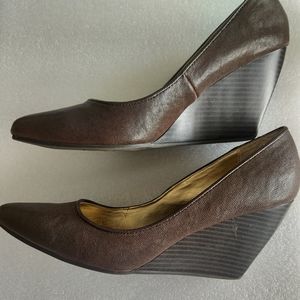 Kenneth Cole Brown wedge shoes